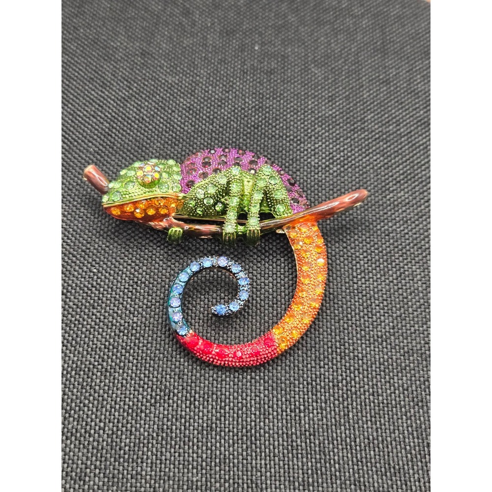 Multicolor Rhinestone Chameleon Brooch Lizard Pin Gold Tone Animal Jewelry